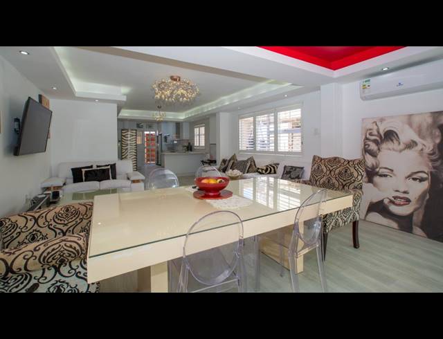 3 BEDROOM TOWNHOUSE FOR SALE IN UMHLANGA CENTRAL